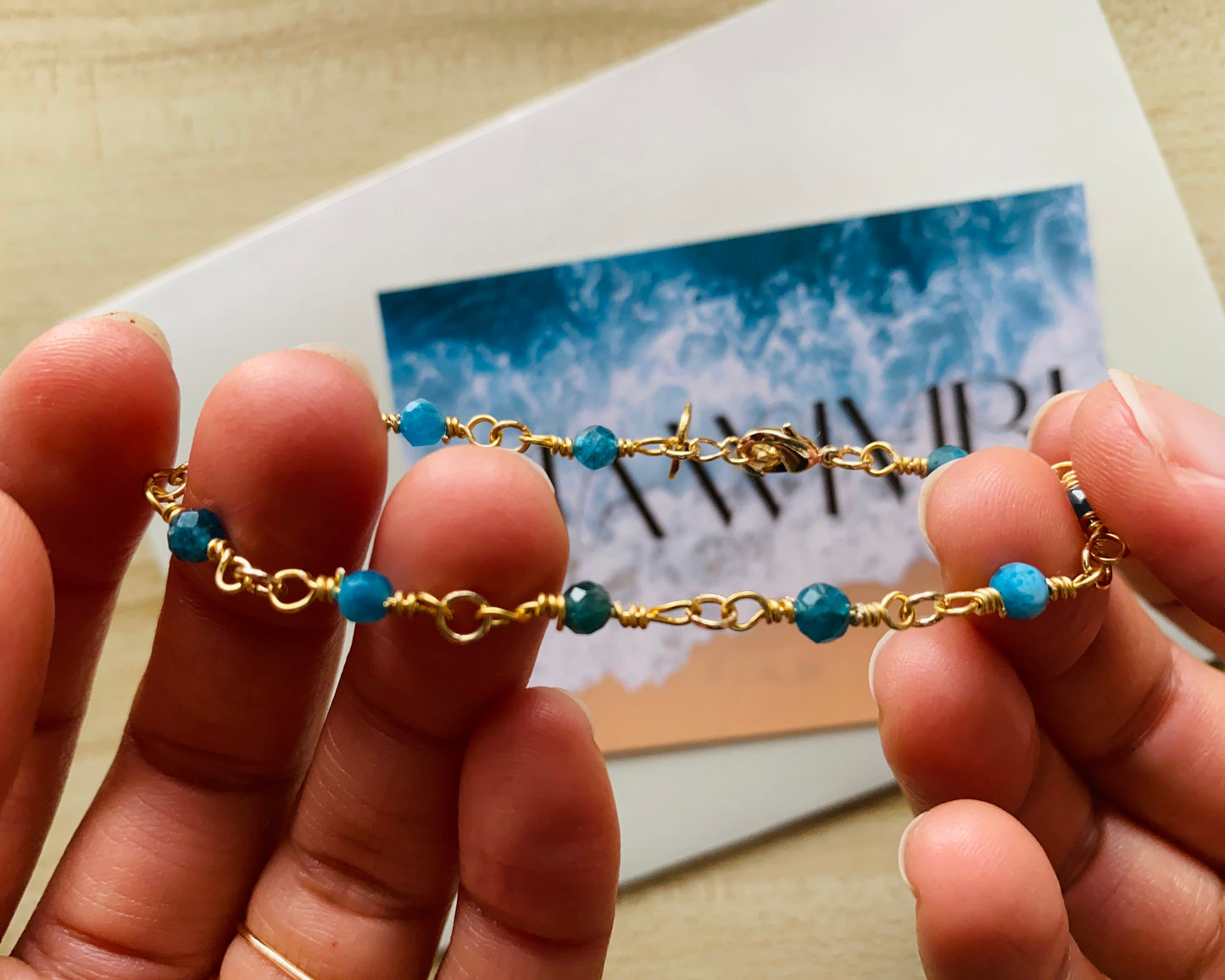 Apatite Tide Wrap